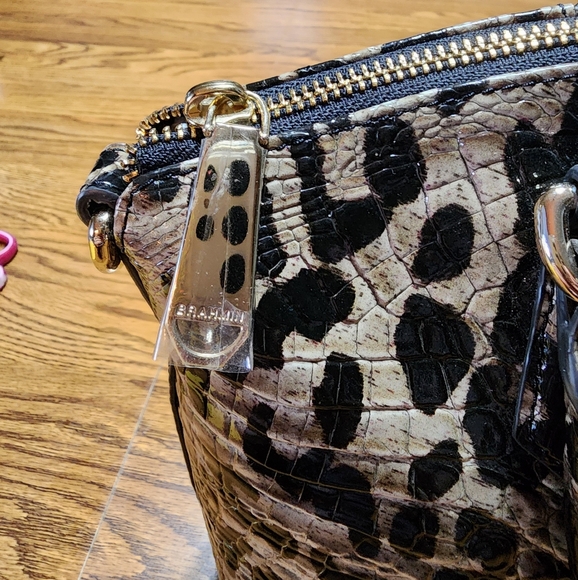 Brahmin Duxbury Snow Leopard Excellent Condition - Picture 15 of 15